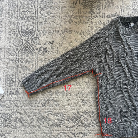 NWT Oversized Shimmery Metallic Sweater size s - Picture 9 of 10